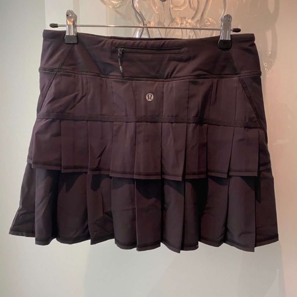 Lululemon black pacesetter skirt size 6